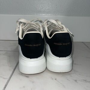 Classic Alexander McQueen Sneaker size 9.5/10 women’s